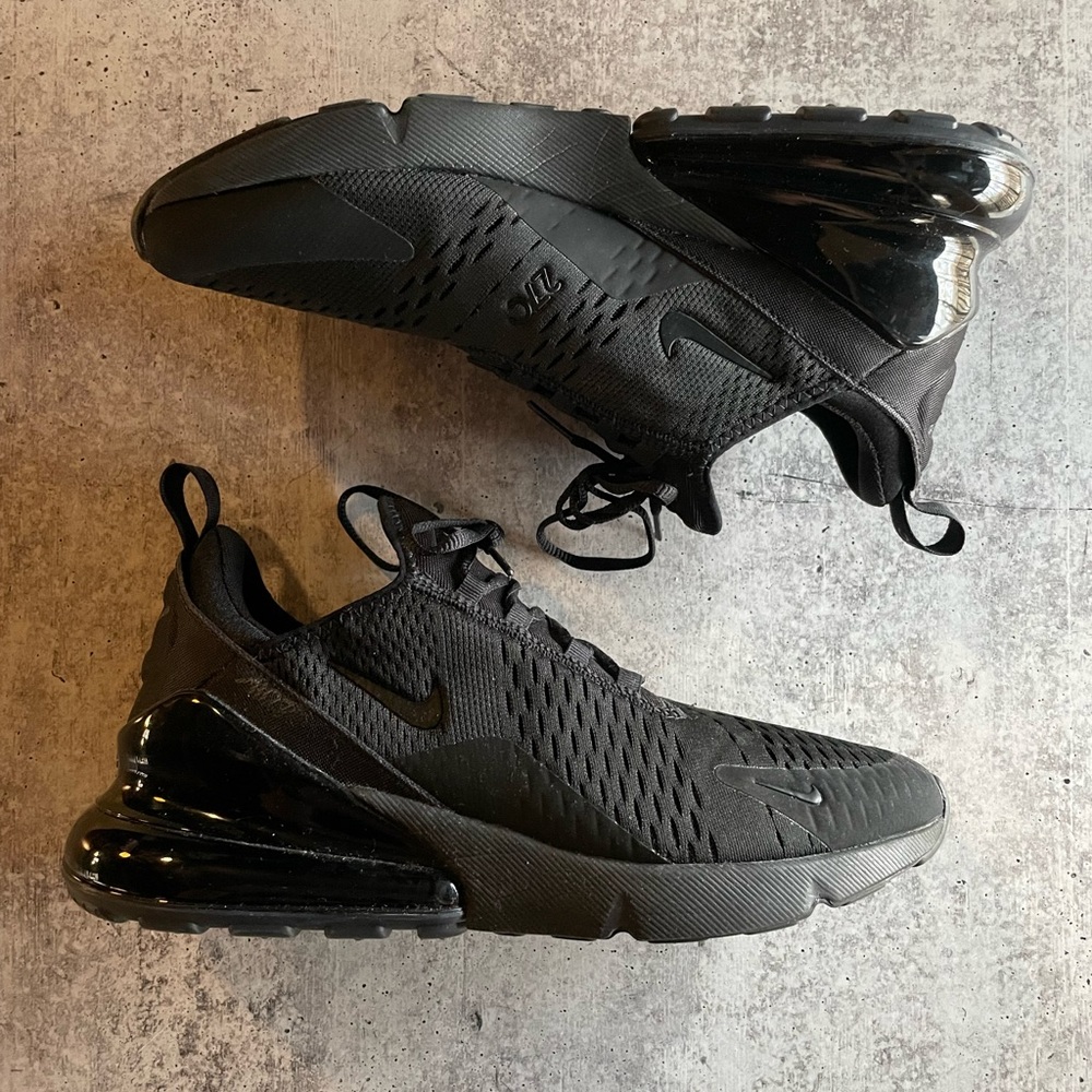 Black Nike Air Max 270